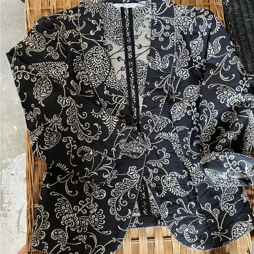 CAbi Eliza Brocade Tapestry Blazer size Small (vgc)